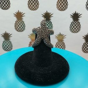 Hugging Starfish Ring